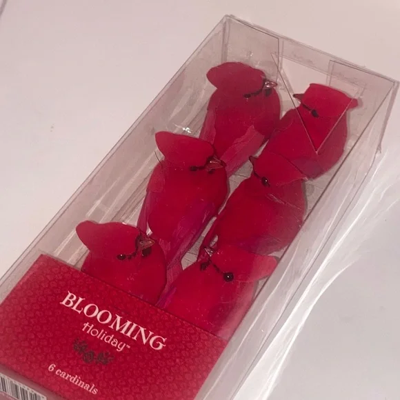 Christmas Blooming Holiday Red Cardinals Clip Ons Set of 6 New In Packaging - Picture 2 of 10